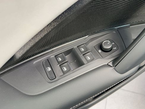 New 2026 Volkswagen Tiguan SE R-Line image 13