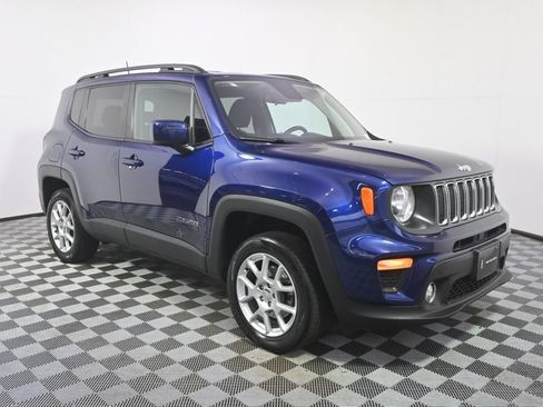 Used 2019 Jeep Renegade Latitude w/ Cold Weather Group AWD/4WD image 8