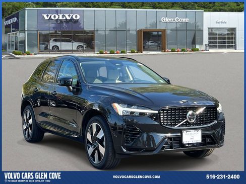 Used 2025 Volvo XC60 T8 Plus image 1
