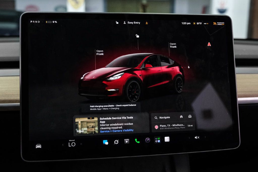 Used 2024 Tesla Model Y Performance AWD/4WD image 25