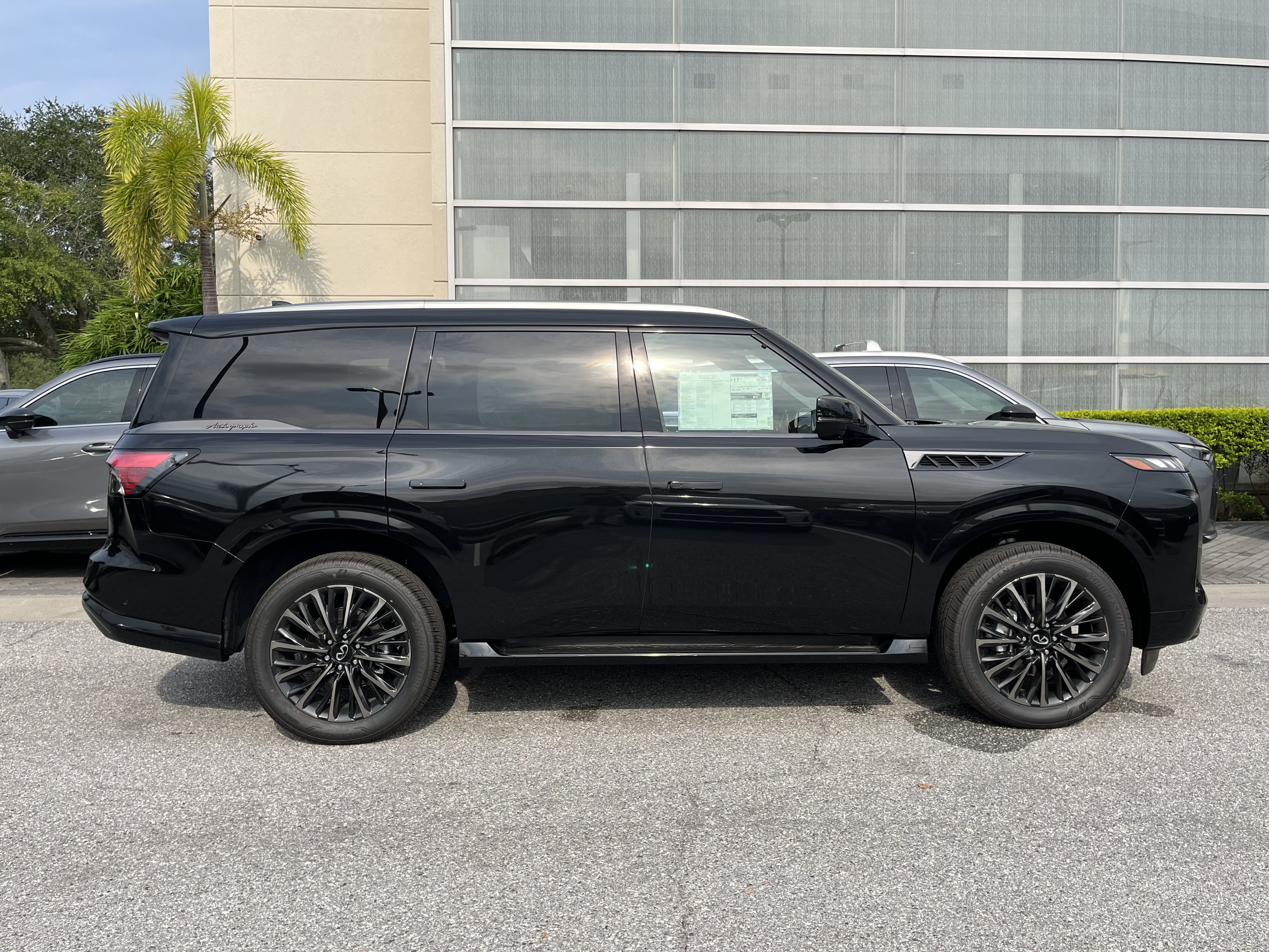 New 2027 INFINITI QX80 Autograph w/ Premium Cargo Package AWD/4WD image 6