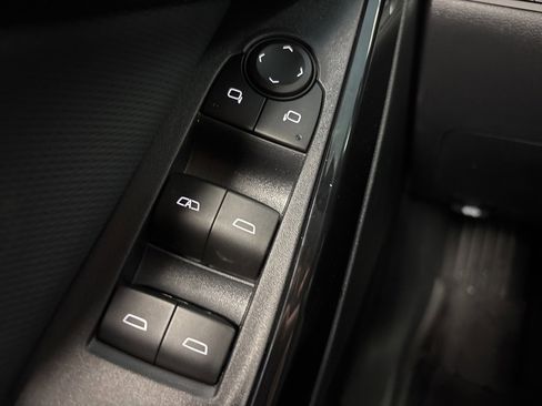 New 2026 Chevrolet Equinox LT w/ Convenience Package II image 24