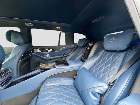 Used 2025 Mercedes-Benz Maybach GLS 600 4MATIC image 26