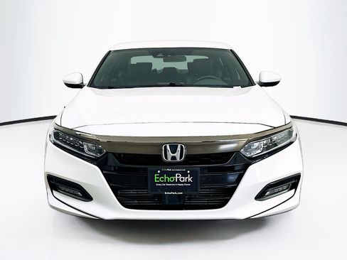Used 2018 Honda Accord Sport image 2
