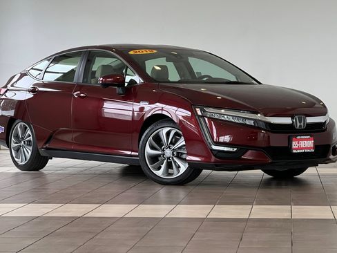 Used 2019 Honda Clarity Plug-In Hybrid image 2
