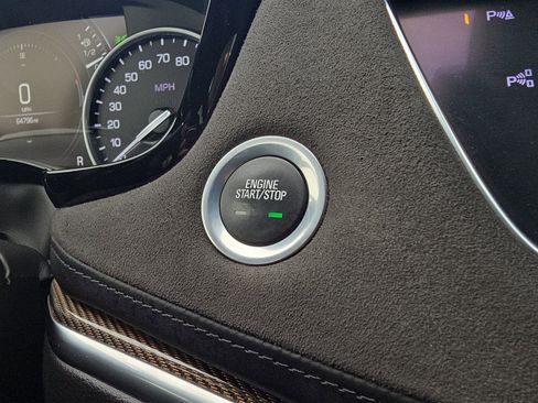 Used 2018 Cadillac XT5 Platinum w/ Driver Assist Package image 21