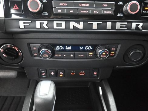 Used 2025 Nissan Frontier SV w/ SV Convenience Package AWD/4WD image 19