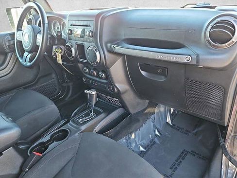 Used 2018 Jeep Wrangler Unlimited Sport w/ Connectivity Group image 19