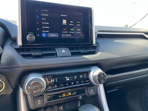 Used 2025 Toyota RAV4 XLE image 20