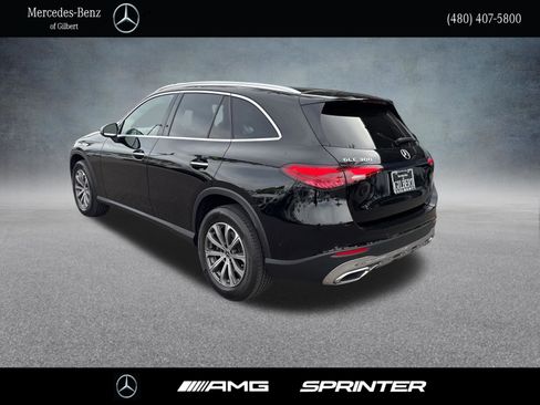Used 2024 Mercedes-Benz GLC 300 image 3