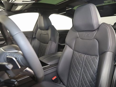 Used 2025 Audi S8 image 46