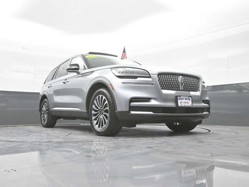 Used 2023 Lincoln Aviator AWD w/ Premium Package image 41