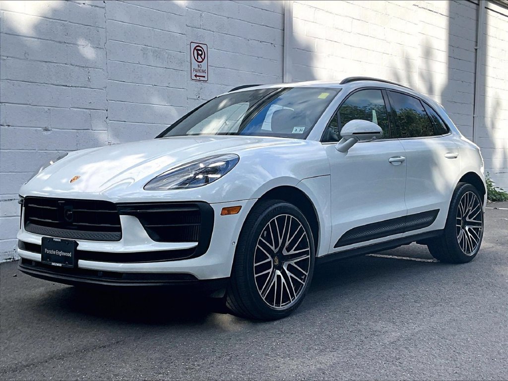 Certified 2026 Porsche Macan S AWD/4WD image 1