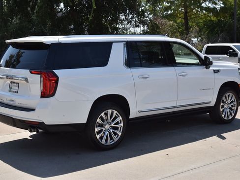 Used 2024 GMC Yukon XL Denali w/ Advanced Technology Package AWD/4WD image 7