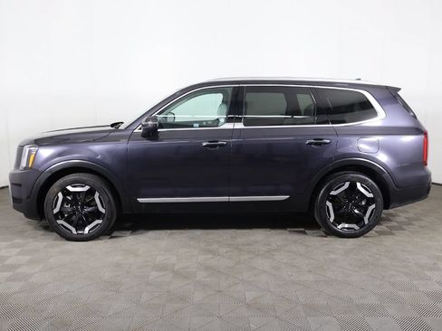 Used 2025 Kia Telluride S FWD image 18