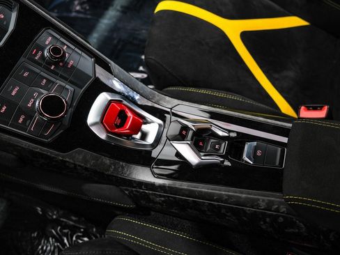 Used 2018 Lamborghini Huracan Performante image 26