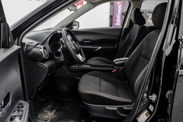 Used 2024 Nissan Kicks SV FWD image 4