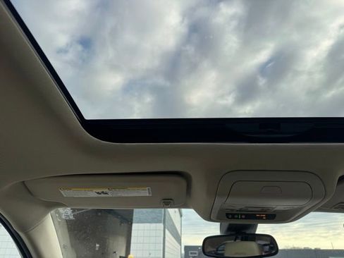 Used 2018 GMC Acadia Denali image 17