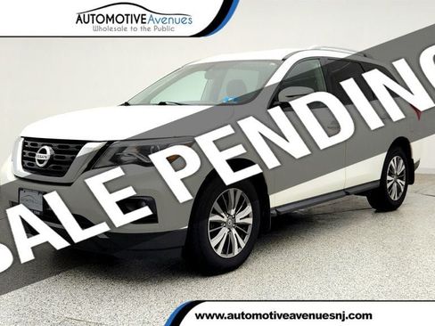 Used 2019 Nissan Pathfinder SV w/ SV All Weather Package AWD/4WD image 1