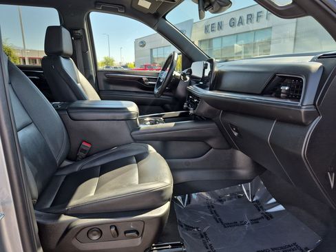 Used 2025 Chevrolet Tahoe Z71 AWD/4WD image 31