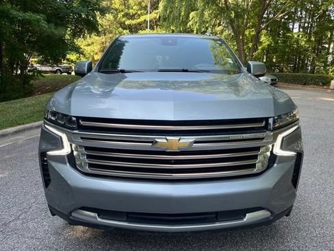 Used 2024 Chevrolet Suburban High Country AWD/4WD image 3