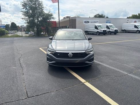 Used 2019 Volkswagen Jetta R-Line FWD image 2
