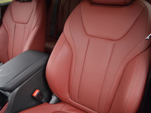 Certified 2025 BMW X4 M40i w/ Premium Package image 27