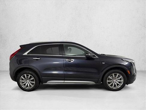 Used 2023 Cadillac XT4 Premium Luxury FWD image 2