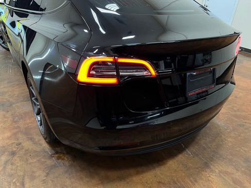 Used 2019 Tesla Model 3 Standard Range image 38