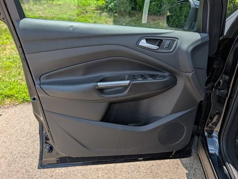 Used 2018 Ford Escape SE FWD image 31