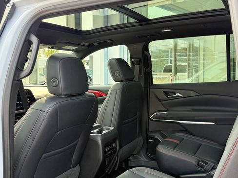 New 2026 Chevrolet Traverse RS w/ LPO, Floor Liner Package image 40