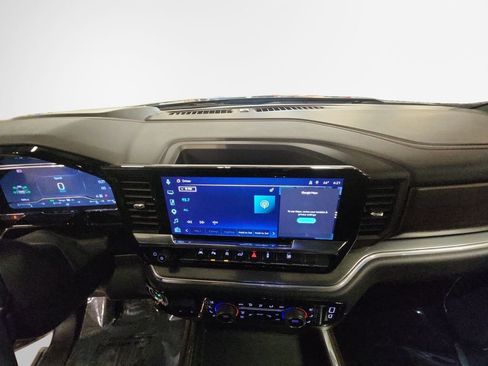 Certified 2025 Chevrolet Silverado 1500 High Country AWD/4WD image 23