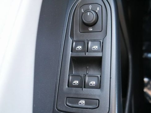 Used 2022 Volkswagen Taos SEL image 27