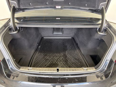 Used 2020 BMW 750i xDrive w/ Executive Package image 31