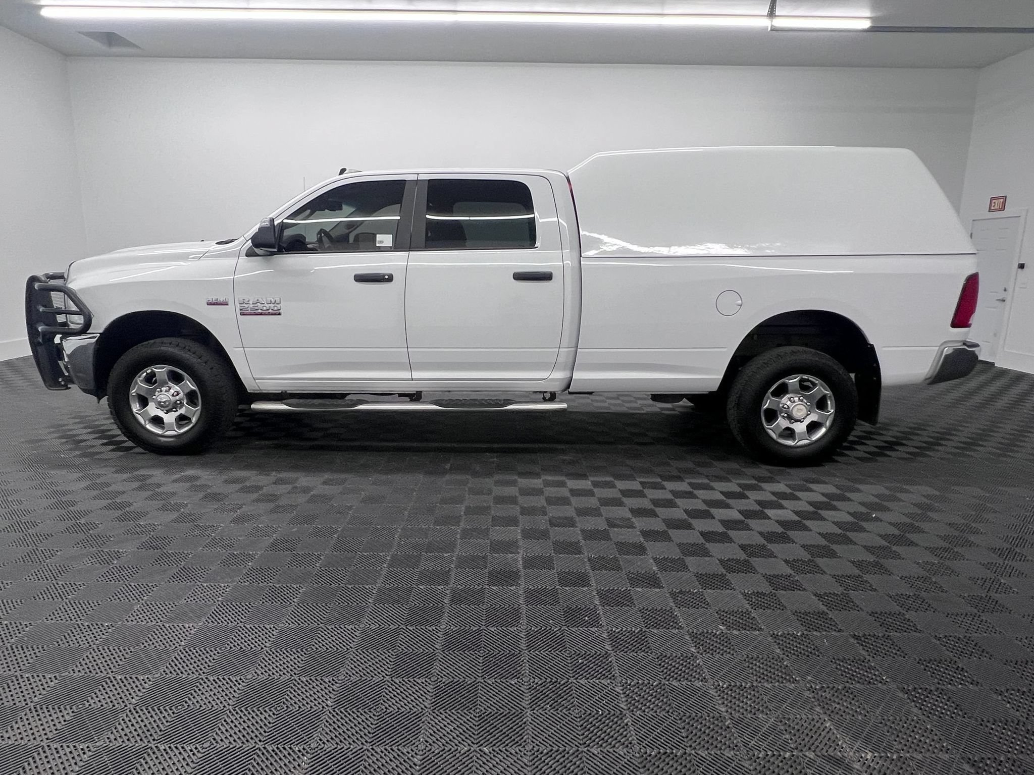 Used 2018 RAM 2500 SLT w/ Protection Group AWD/4WD image 2