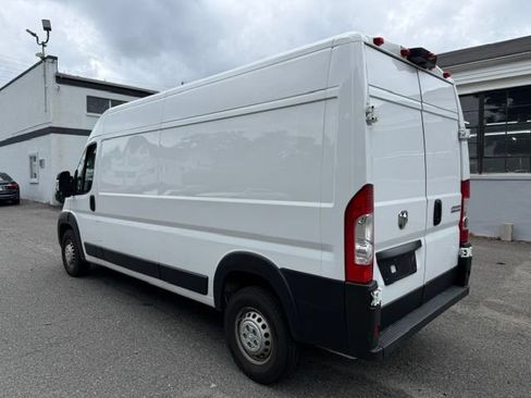Used 2025 RAM ProMaster 2500 w/ Convenience Group FWD image 2
