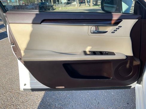 Used 2018 Lexus ES 350 350 w/ Premier Package image 14