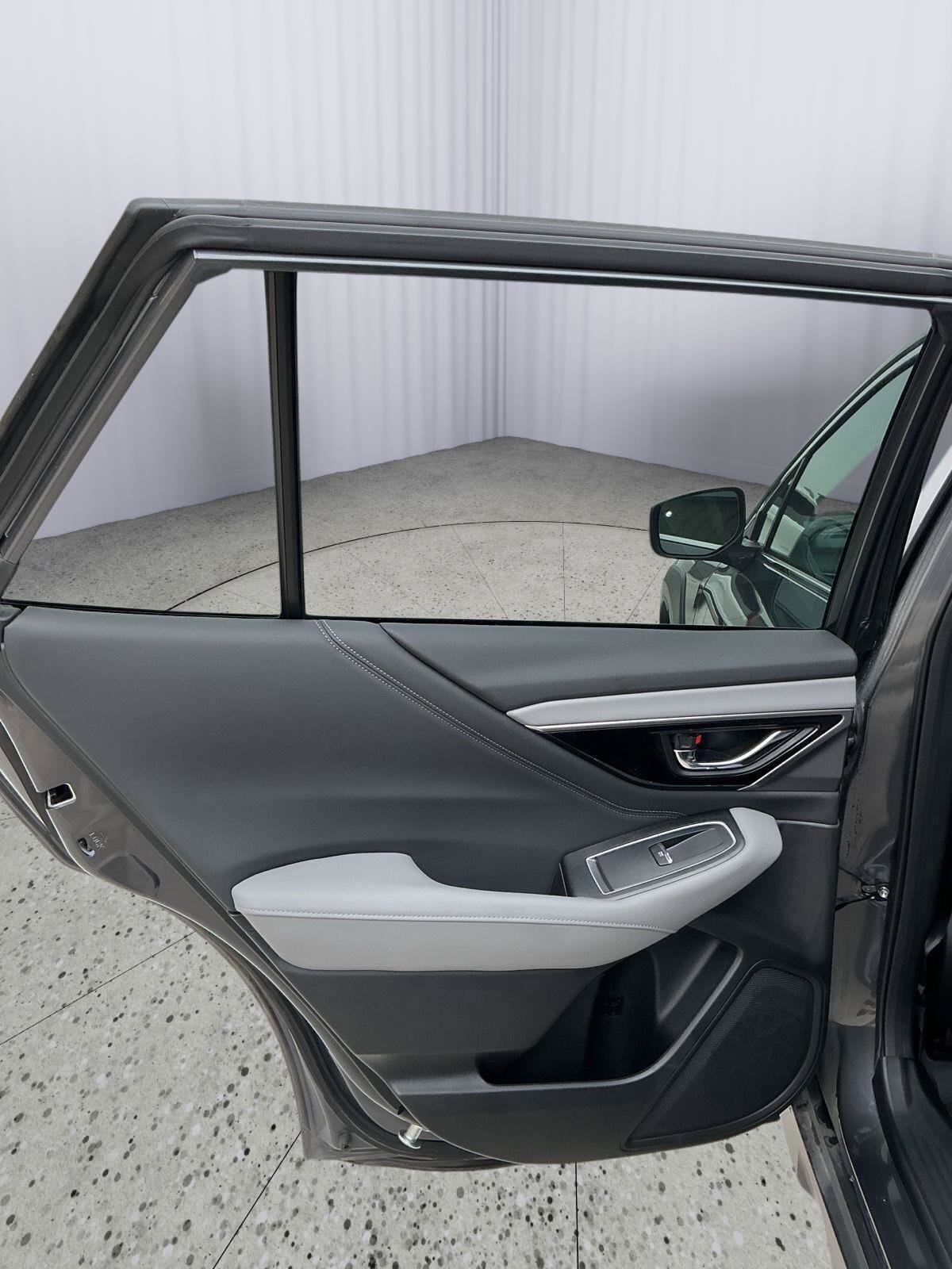 Used 2025 Subaru Outback Limited AWD/4WD image 19