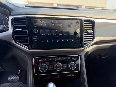 Used 2023 Volkswagen Atlas Cross Sport SE AWD/4WD image 32