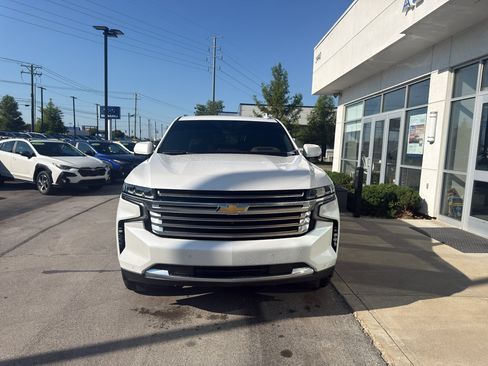 Used 2023 Chevrolet Suburban High Country AWD/4WD image 7