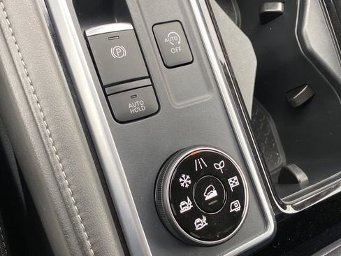 Certified 2025 Nissan Pathfinder SL AWD/4WD image 19