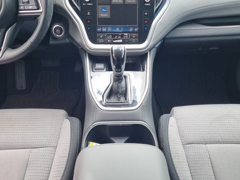 Used 2024 Subaru Outback Premium AWD/4WD image 18