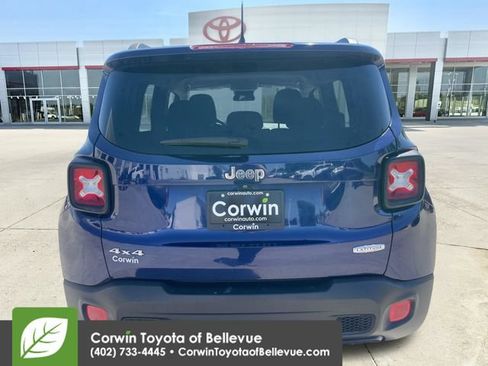 Used 2016 Jeep Renegade Latitude w/ Cold Weather Group AWD/4WD image 4
