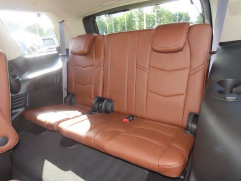 Used 2017 Cadillac Escalade Luxury AWD/4WD image 20