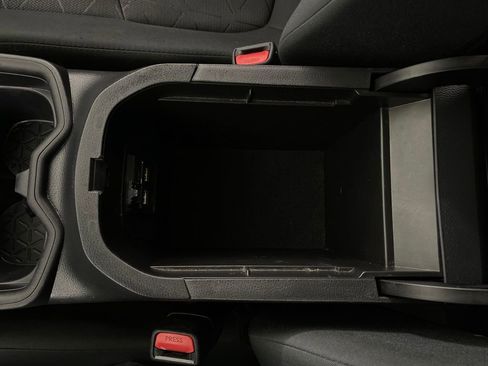 Used 2020 Toyota RAV4 XLE image 23