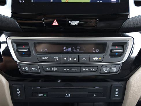Used 2016 Honda Pilot Touring image 37