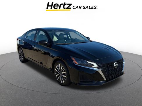 Used 2025 Nissan Altima 2.5 SV FWD image 1