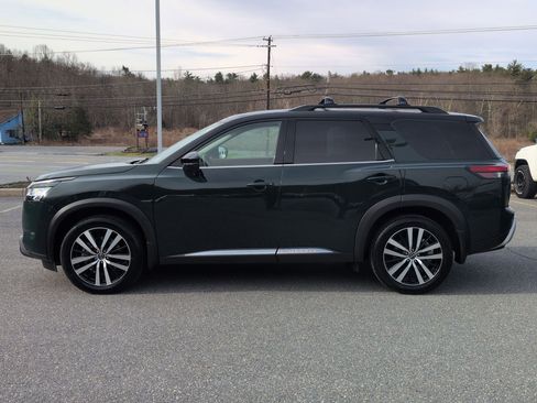 Used 2023 Nissan Pathfinder Platinum image 8
