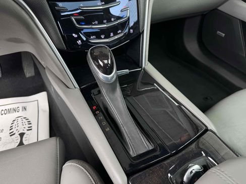 Used 2016 Cadillac XTS Premium FWD image 16