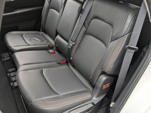 Used 2024 Nissan Pathfinder SL image 17